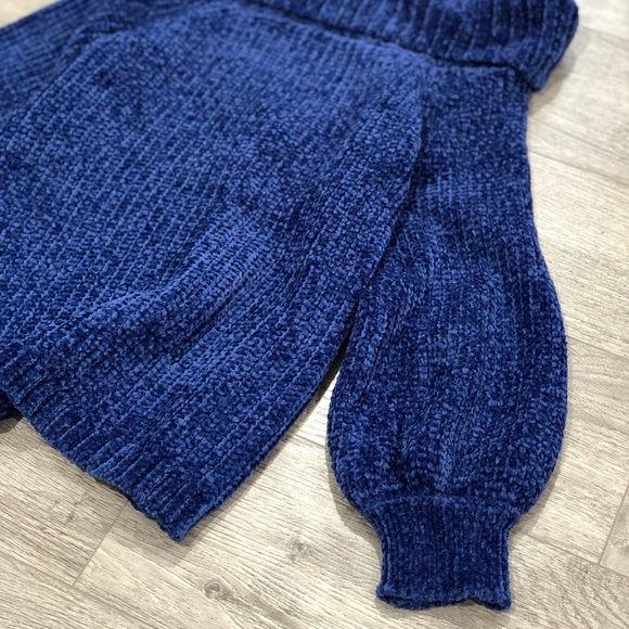 Vila Chenille Off Shoulder Sweater - Picture 5 of 5